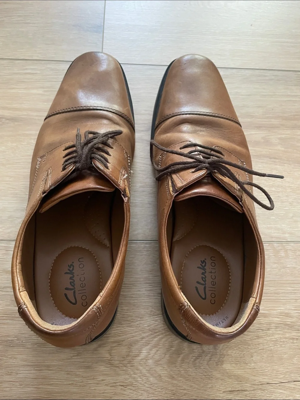 Clarks Men’s 9.5 Tan Leather Cap-Toe Derby Oxfords Dress Work Casual Suit #0023
